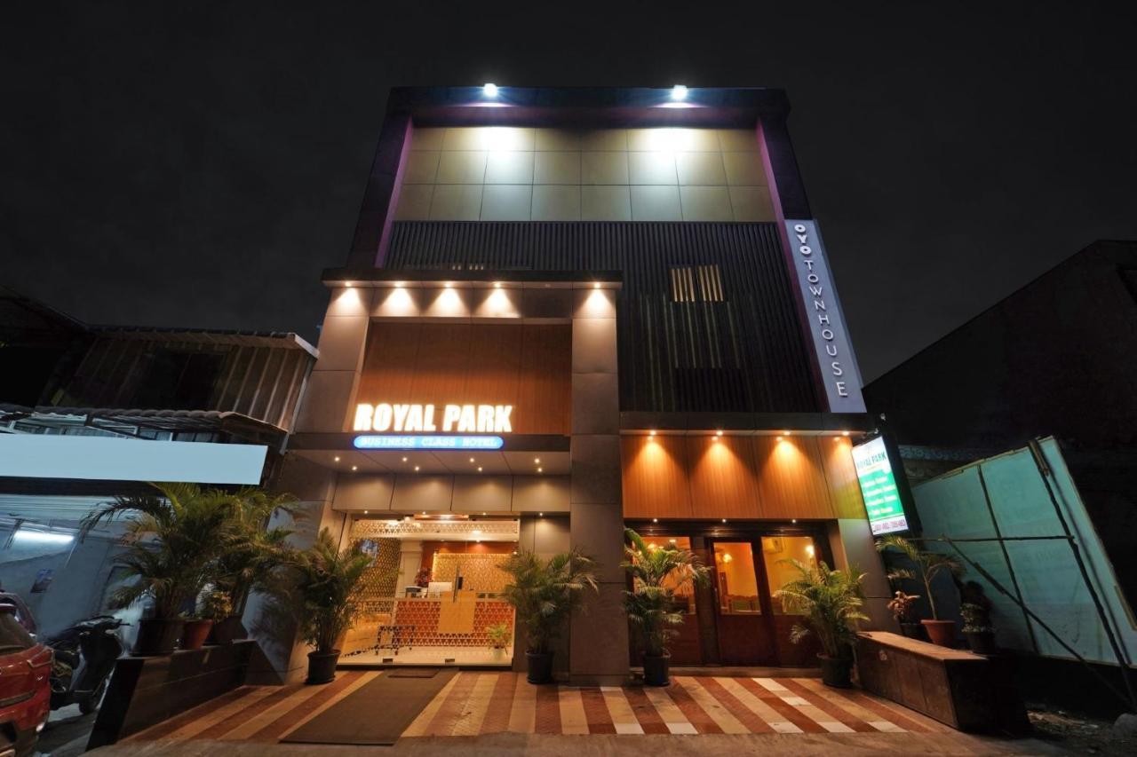Hotel Collection O Mount Road Rich Mount Near Marina Beach Madrás Exterior foto
