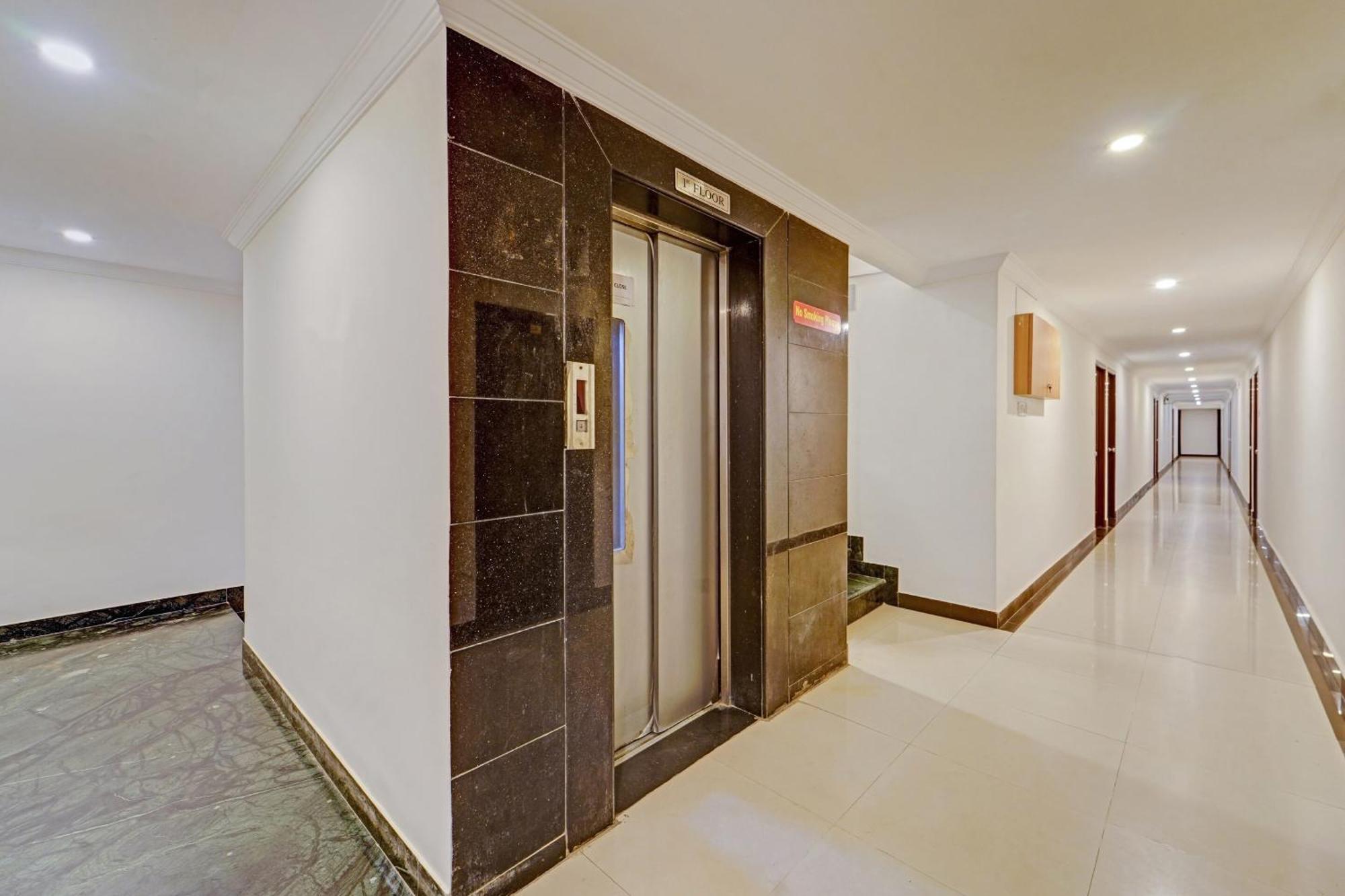 Hotel Collection O Mount Road Rich Mount Near Marina Beach Madrás Exterior foto