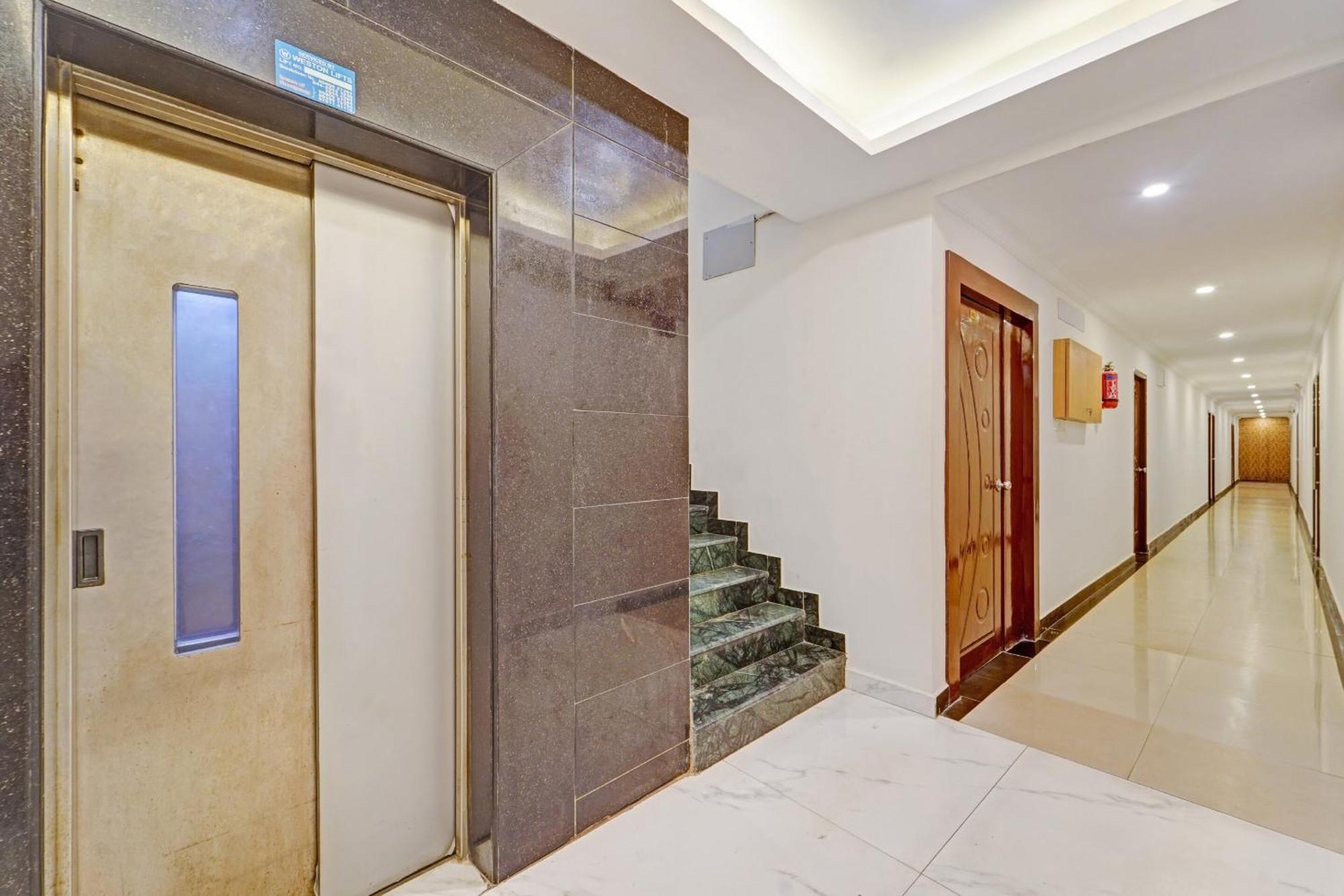 Hotel Collection O Mount Road Rich Mount Near Marina Beach Madrás Exterior foto
