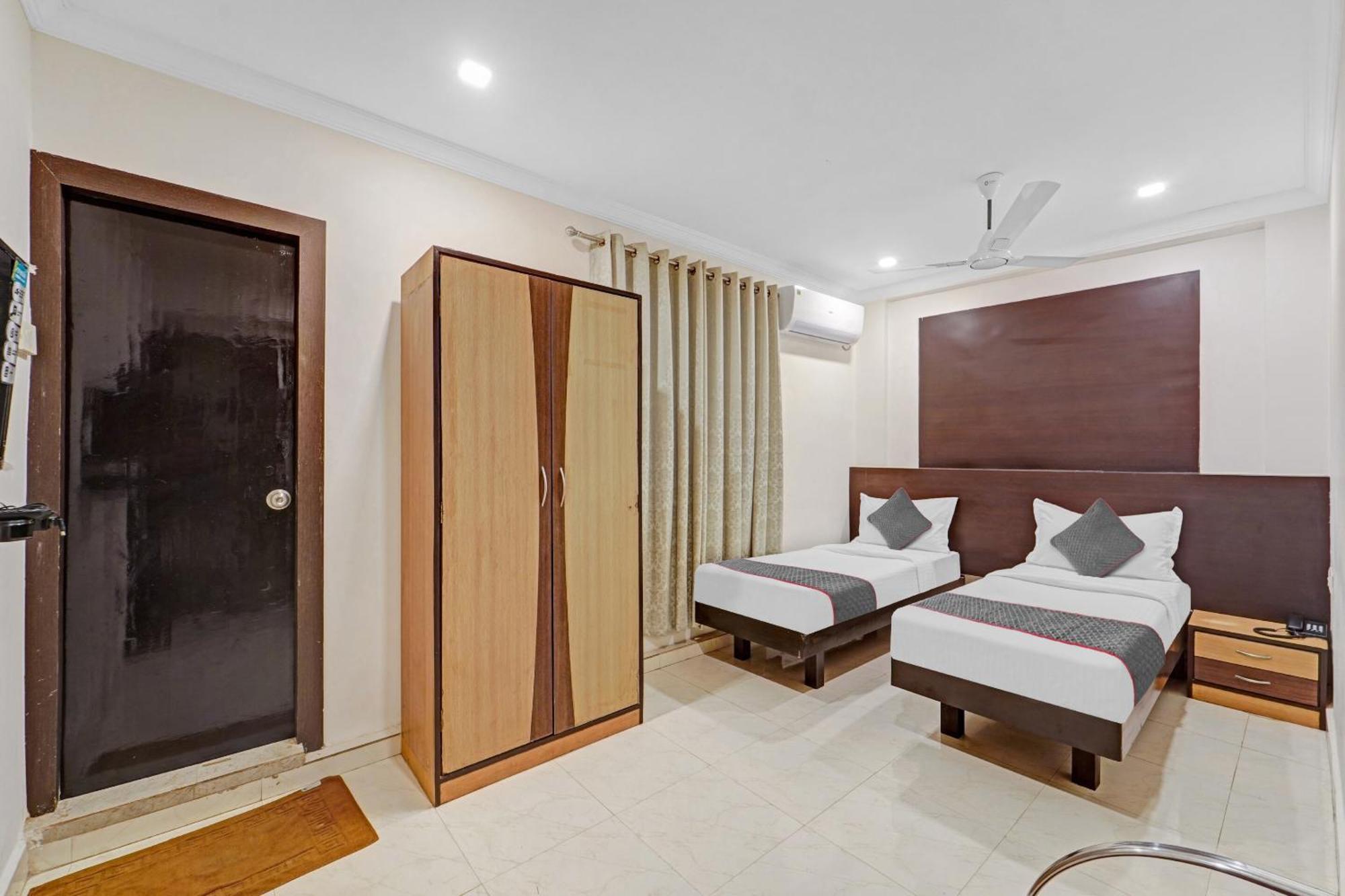 Hotel Collection O Mount Road Rich Mount Near Marina Beach Madrás Exterior foto